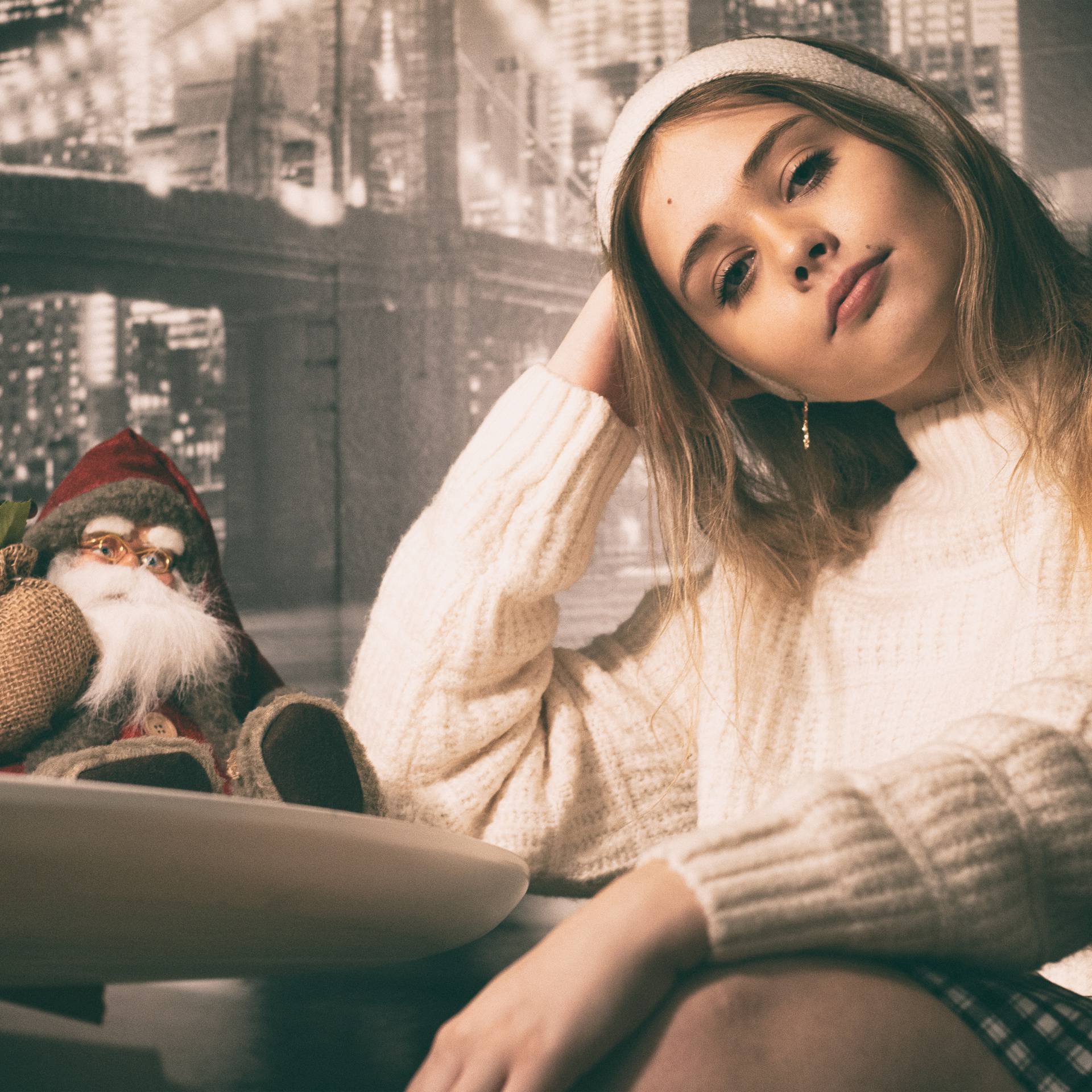 Dorotea Prosnik iz 'Superstara' objavila prvu Božićnu pjesmu ove godine: 'Djed Mraz zna'