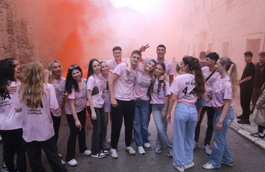 Split: Učenici slave kraj srednjoškolskog obrazovanja