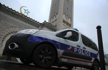 Ubio mladića u džamiji na jugu Francuske, zločin je snimio