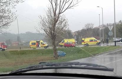 Sudarila se dva auta u Začretju: Dvoje prevezli u bolnicu, po trećeg će doći helikopter?