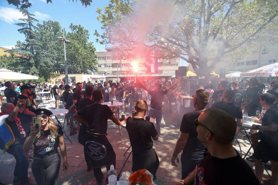 Brojni obožavatelji na ulicama Sinja uoči Thompsonovog koncerta