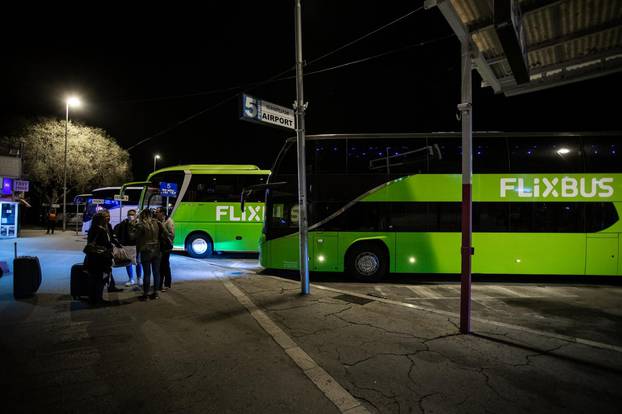 Putnike i vozaca autobusa iz Zagreba maltretirao alkoholizirani mladic