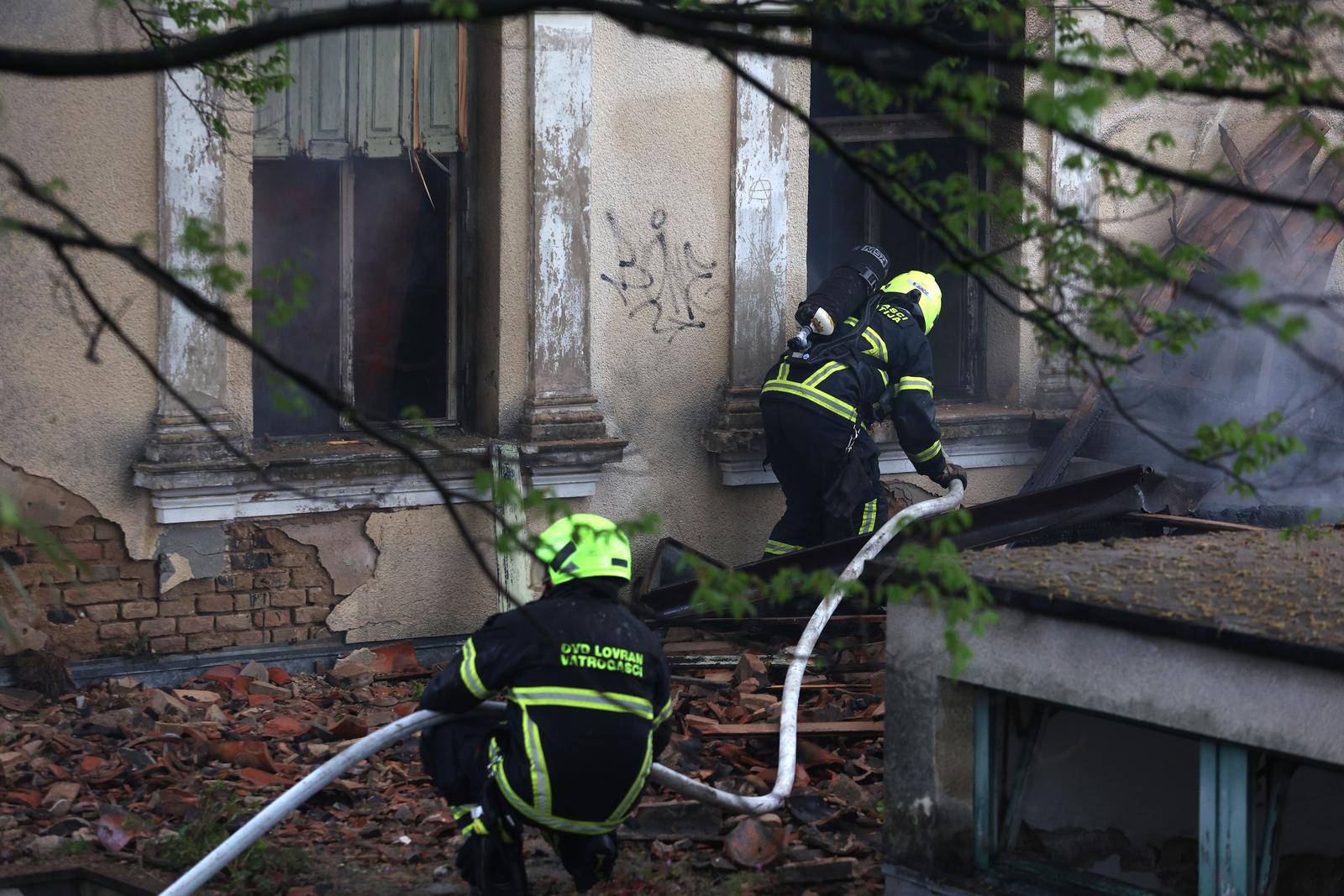 Požar hotela Miramar u centru Lovrana