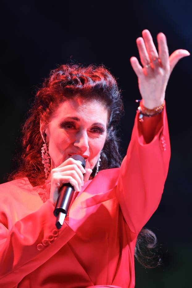 Split: Koncert Doris Dragović na rivi