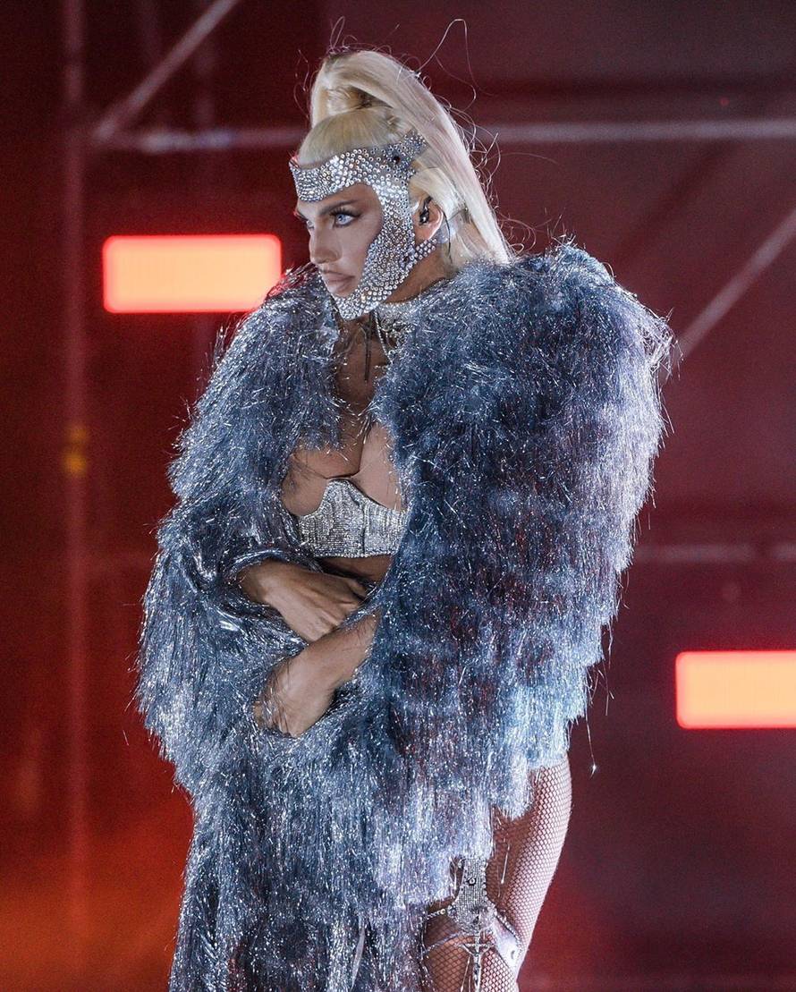 Jelena prozvala Duška: 'Hvala mužu koji nije gledao koncert'