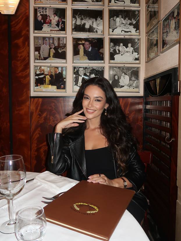 FOTO Obje su joj ispale. Tuga za najljepšu voditeljicu Lige prvaka