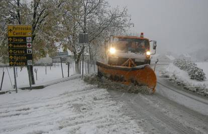 Snijeg zabijelio Hrvatsku, na Sljemenu 11 cm snijega