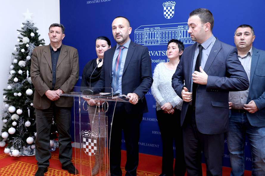 Zagreb: HKS se protivi izgradnji migrantskog kampa u Maloj Gorici kraj Petrinje