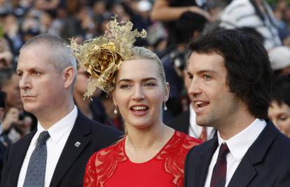 Suprug Kate Winslet vodi bitku zbog polugolih fotki u haljini