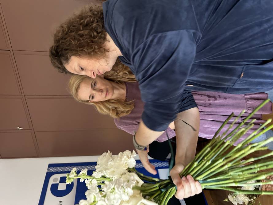 Pune kućni budžet i ruše tržište: 'Nedovoljna je kontrola prodaje cvijeća preko interneta'