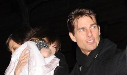 Tom Cruise malenu Suri pretvorio u Pepeljugu?!