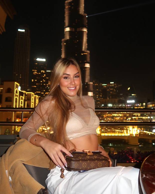 Alisha je prošlost. Zvijezda Brazila sad se spetljala s kćeri legende Arsenala. Tek joj je 19