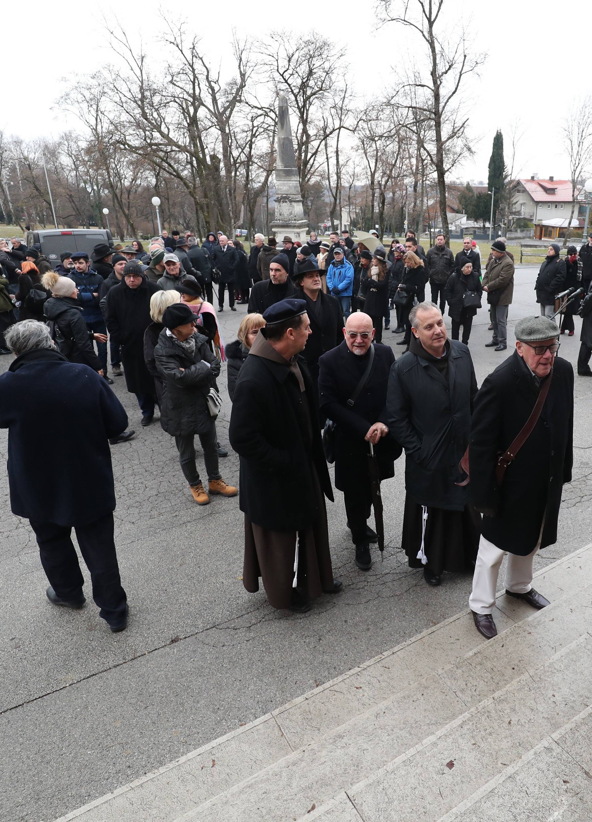 Oproštaj od oca uz tamburaše: Marko je jedva susprezao suze