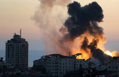 Broj mrtvih raste, avioni Izraela i u subotu ujutro napali Gazu, Hamas im uzvraća raketama