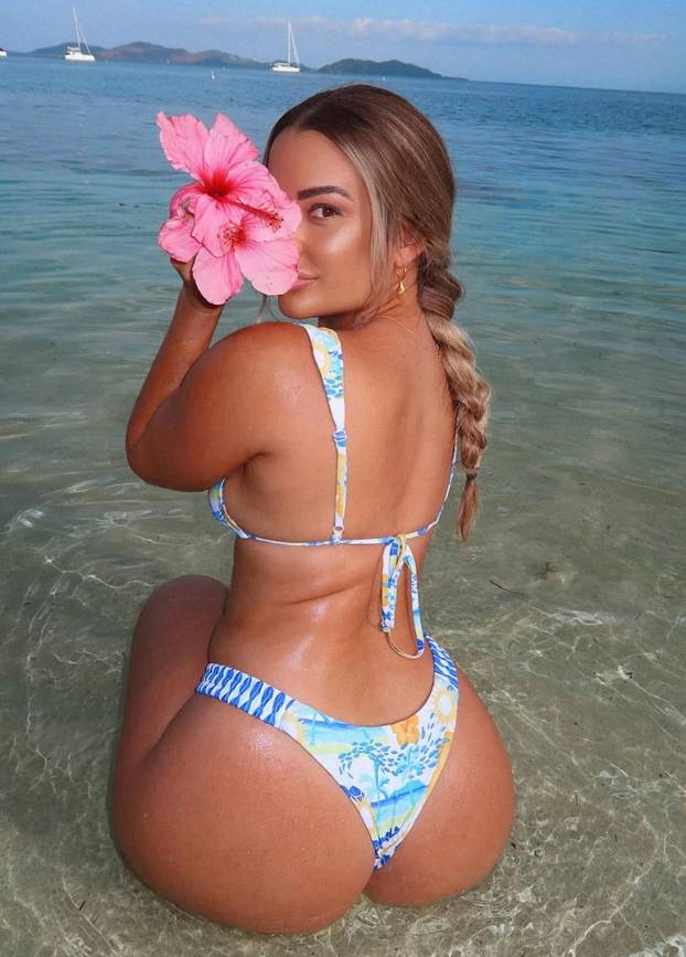 Bez filtera i srama: Ova influencerica pokazuje sve, a fanovi je zbog toga obožavaju!