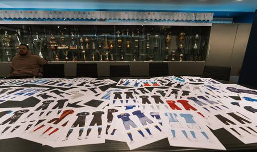 FOTO Navija&ccaron;i prvi put biraju Dinamov dres! Ovo su 32 dizajna, koji vam je najljep&scaron;i?