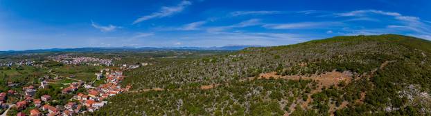 Međugorje: Pogled na Brdo ukazanja iz zraka