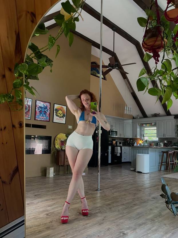 FOTO Nije se brijala 10 godina: 'Muškarci me takvu više vole'