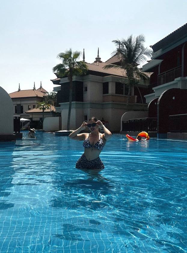 FOTO Mlada mama pokazala sve: Pogledajte zašto je Alina hit na društvenim mrežama...