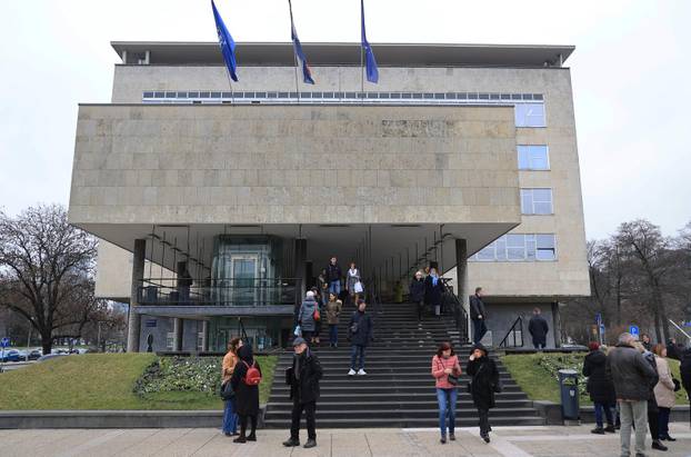 Zagreb: Evakuacija Gradskog poglavarstva zbog dojave o eksplozivnoj napravi
