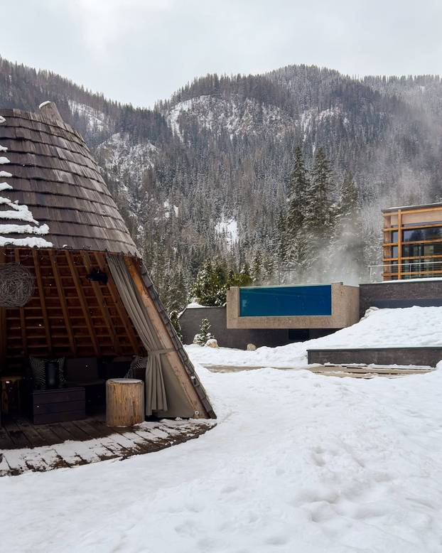FOTO Ovo je najljepši bazen na Alpama: Topao je, proziran i ima pogled na Dolomite