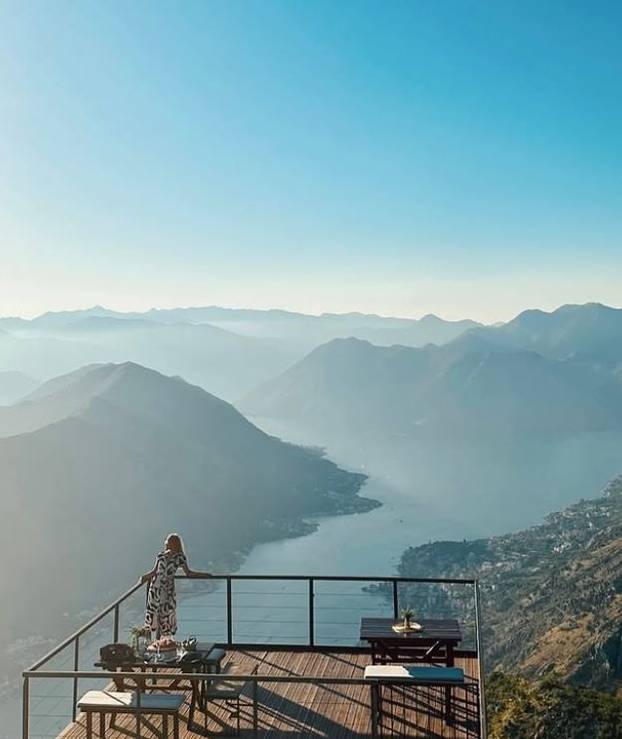 FOTO Ovaj kafić u Crnoj Gori ima najljepši pogled na svijetu!