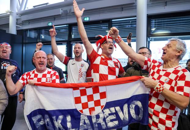 Hrvatski navijači uoči utakmice Islanda i Hrvatske u utakmici za treće mjesto EHF Europskog prvenstva