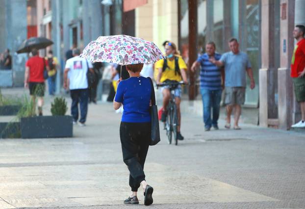 Zagreb: Kratkotrajni ljetni pljusak osvježio središte grada