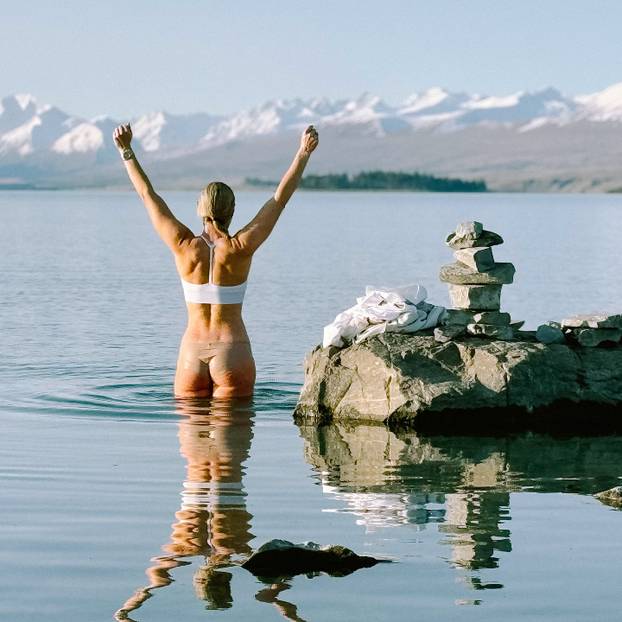 FOTO Bolje barata skijama nego haljinom. Provirile su joj gaćice