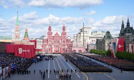 FOTO Putinova velika parada: Pokazali su novo moćno oružje