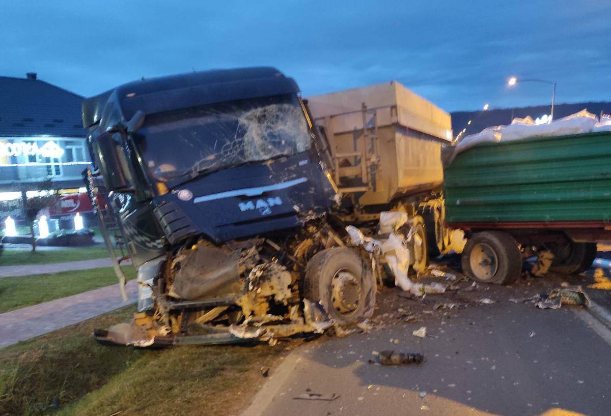 Strašna nesreća kod Našica: Kamion se zabio u traktor