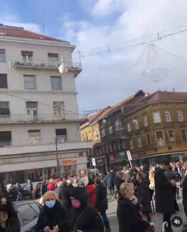 'Užasan potres. Pada kamenje, sviraju sirene, ne znaš kamo ići'