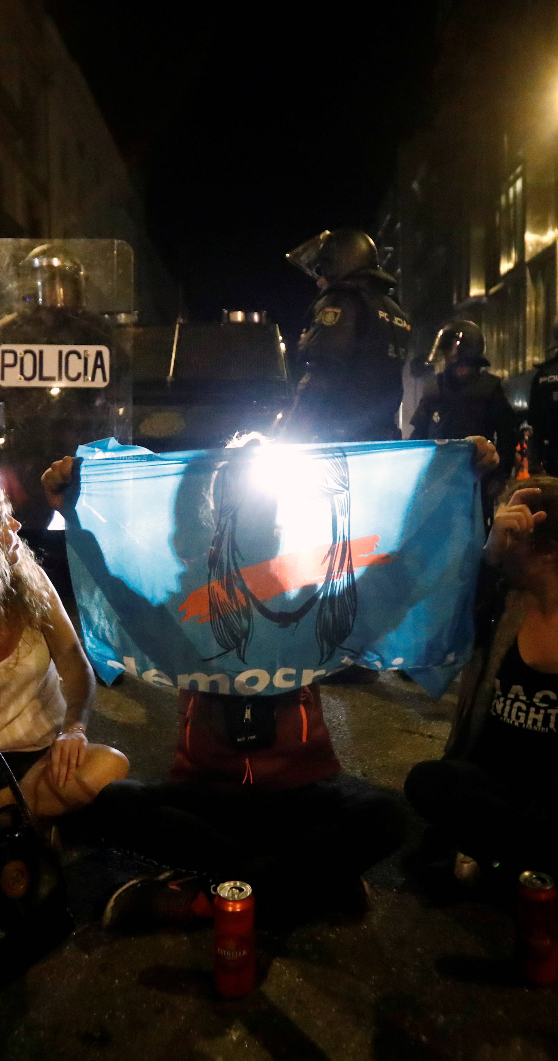 Mirnija noć u Kataloniji, nered u Madridu, prosvjed u Baskiji...