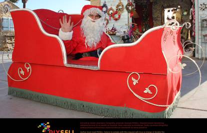Djed Mraz u svojim saonicama Splitom juri do 100 km na sat