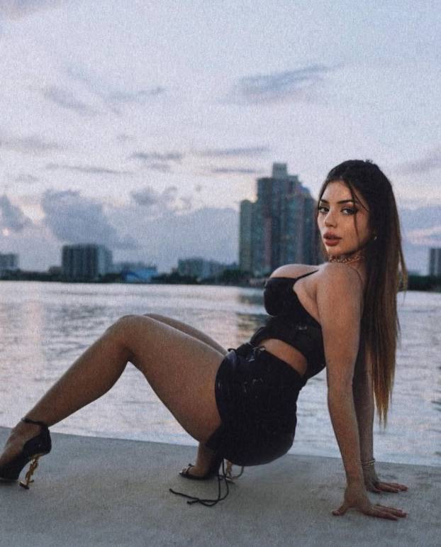 FOTO Nakon traume odlučila je pokazati svoju seksi stranu: 'Sad ja diktiram pravila!'