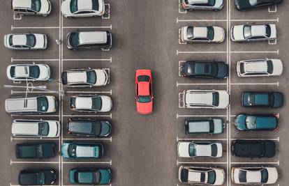 Kako smanjiti gužve na cestama i mukotrpno traženje parkinga?
