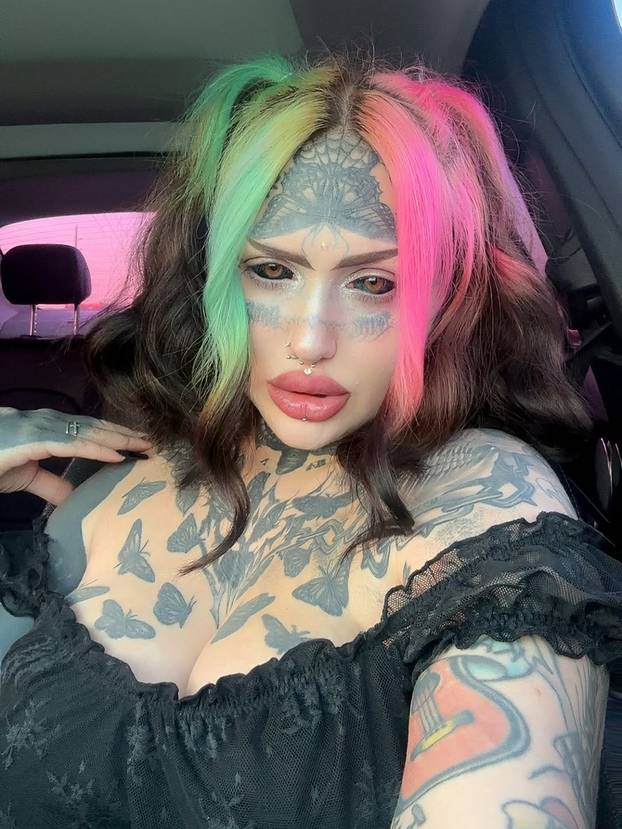 FOTO Zastrašujuće! U ruku je ugradila srce, a razrezala jezik. Šokirat ćete se kako je izgledala