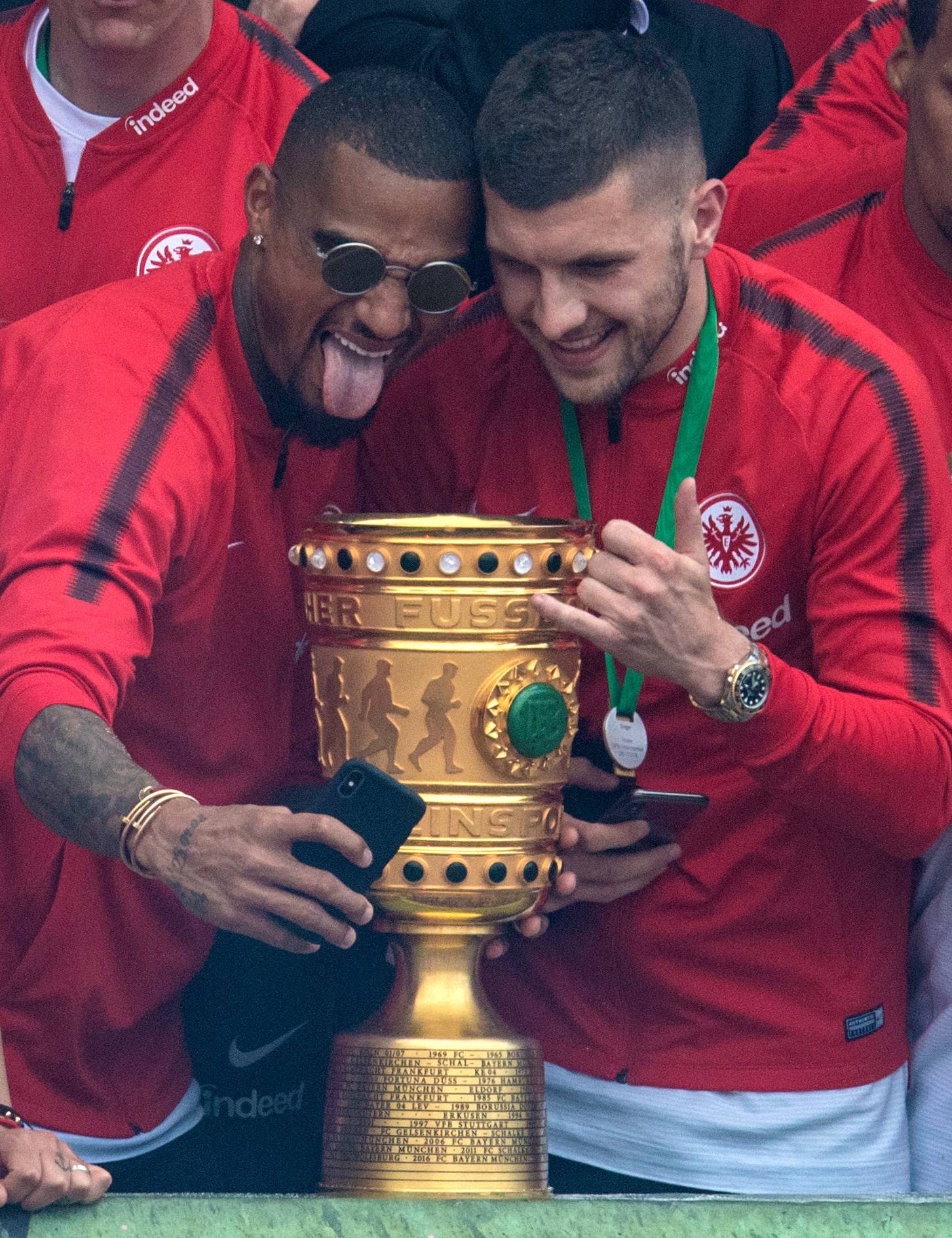 Eintracht Frankfurt win German DFB Cup