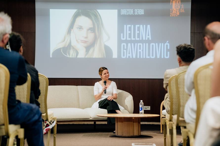 FOTO U ljetnom kinu tražila se ležaljka više: Evo kako je bilo drugog dana Slano Film Daysa