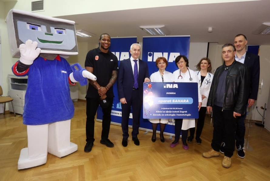 Mešin i Bitorajac razveselili su bolesnu dječicu u Klaićevoj