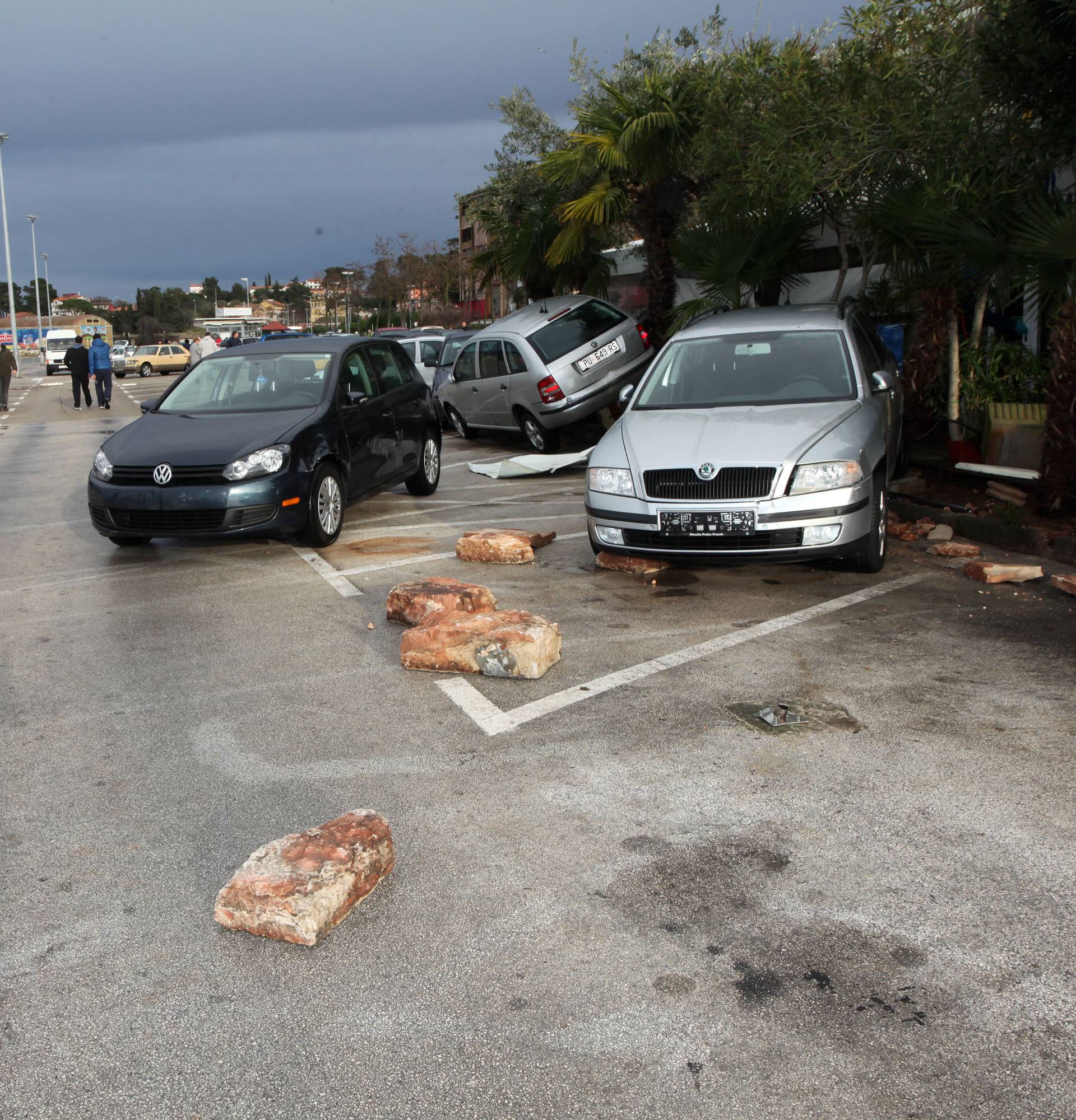 Olujni vjetar, kiša, poplave: Na udaru Istra i gradovi na obali