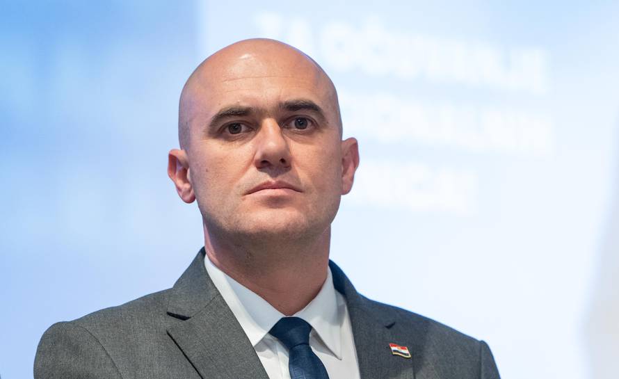 Što sve znamo o slučaju Dabro: Ekspresna ostavka zbog hitaca, prijetnje i 'rat' bivših prijatelja