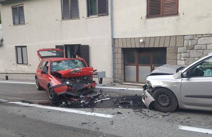 Teška prometna nesreća kod Senja: Četvero ljudi ozlijeđeno