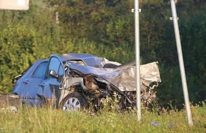 Krenula na posao i zabila se u kamion: Vozačica (38) poginula u strašnoj nesreći kod Karlovca