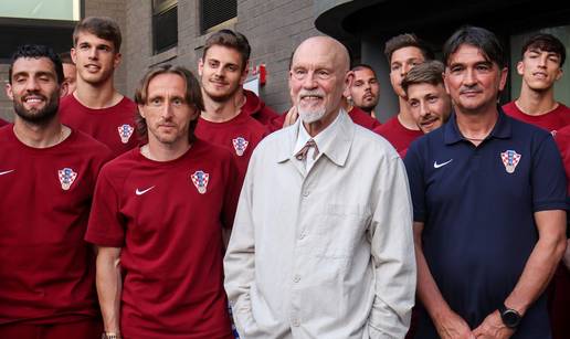 FOTO Holivudska zvijezda John Malkovich uz Kuko&ccaron;a u posjeti 'vatrenima' u Alexandriji