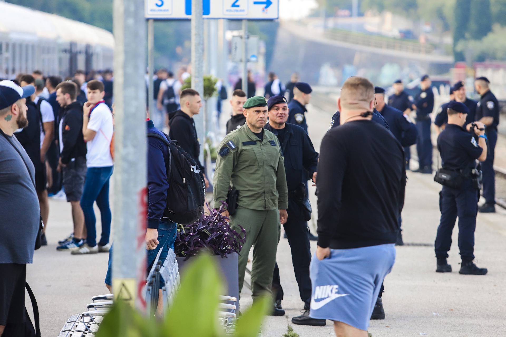 Split: Navijači Hajduka vlakom krenuli na finale Kupa