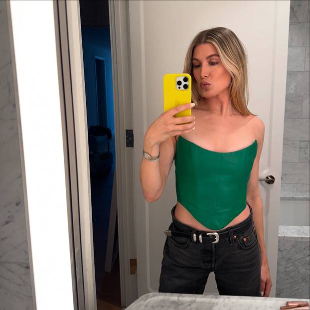 FOTO S 31 godinom oprostila se od tenisa, a zbog obrijane glave izgubila je vrijedno sponzorstvo