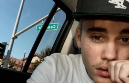 Justin Bieber pokazao brčiće: Obrijat ću ih, možete se smiriti