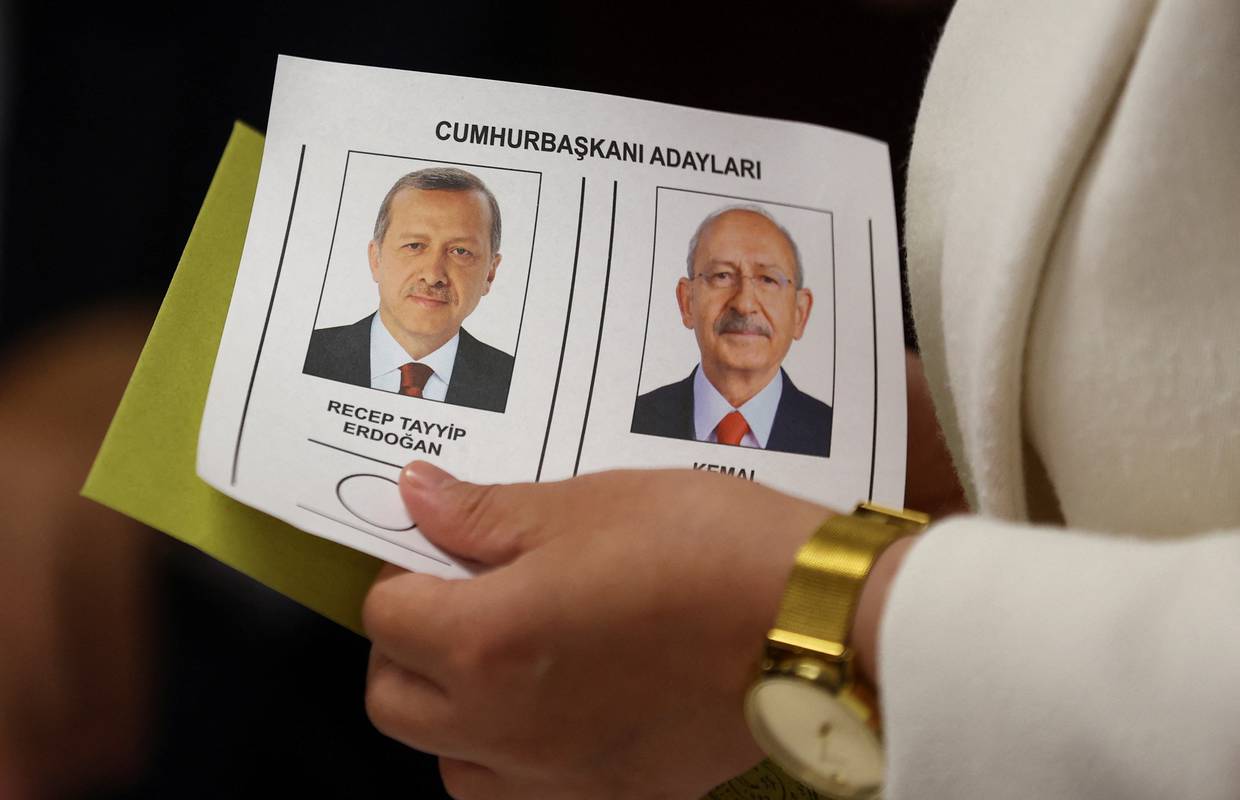 Izbori u Turskoj: Jedni tvrde da vodi Erdogan, drugi da je u  prednosti oporbeni Kilicdaroglu