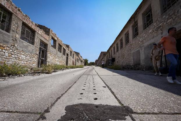 Goli otok je nekada bio zatvor za političke zatvorenike, koji je djelovao između 1949. i 1956.